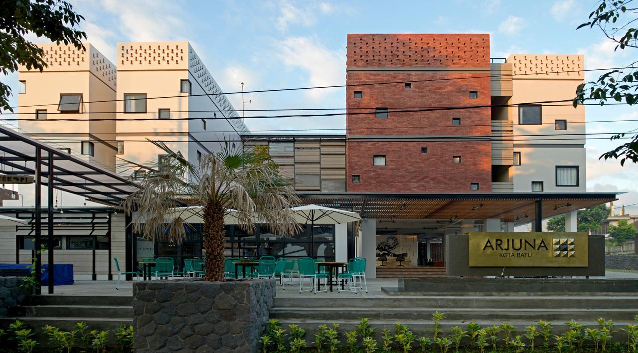 Arjuna Hotel Batu City Ngoại thất bức ảnh